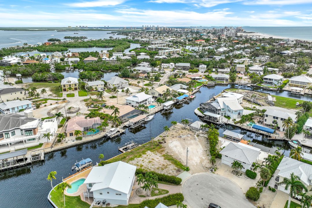 20 Avenida Carita, Fort Myers Beach, FL 33931