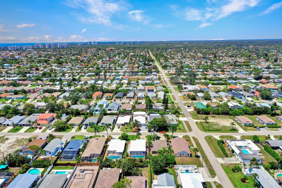 688 94th Ave N, Naples, FL 34108