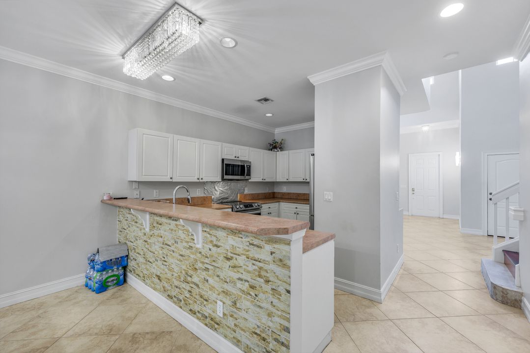 10253 S Silver Palm Dr, Estero, FL 33928