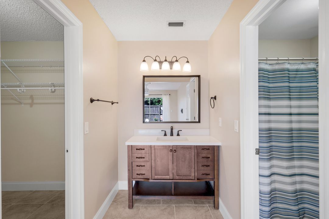 6346 Royal Woods Dr, Fort Myers, FL 33908
