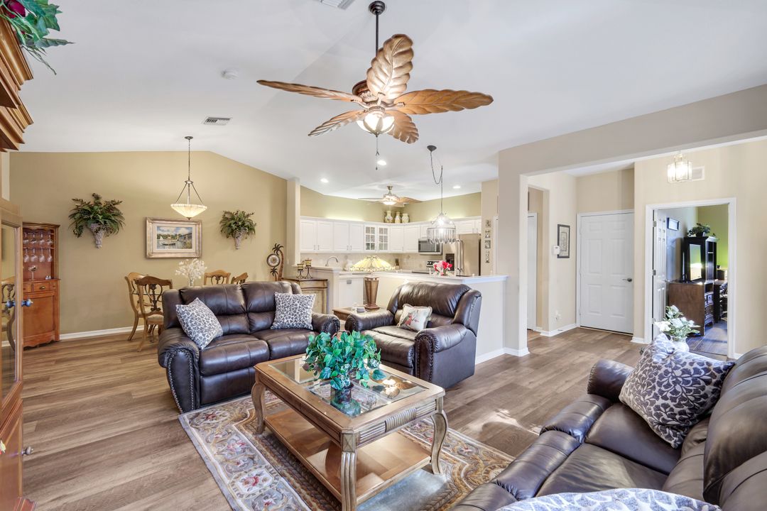 4062 Stow Way, Naples, FL 34116