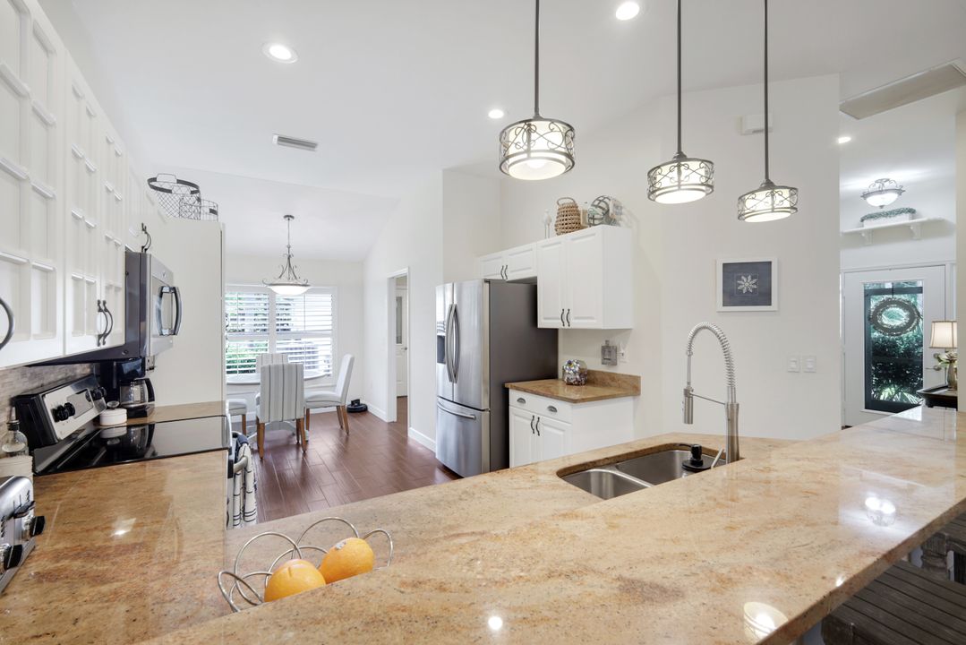 5887 Northridge Dr N, Naples, FL 34110