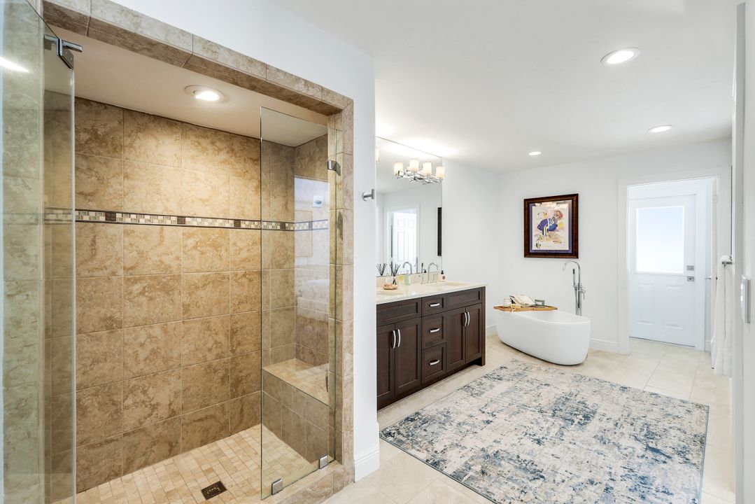 812 Tallow Tree Ct, Naples, FL 34108