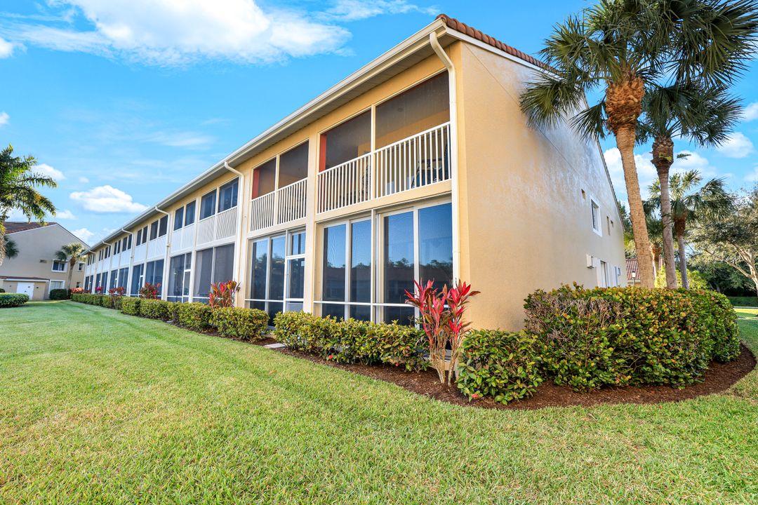 2347 Hidden Lake Ct #6, Naples, FL 34112