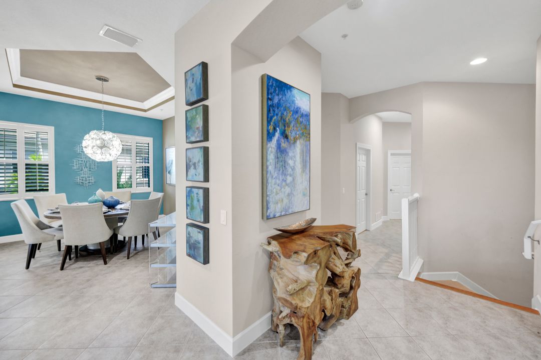 8755 Coastline Ct #202, Naples, FL 34120