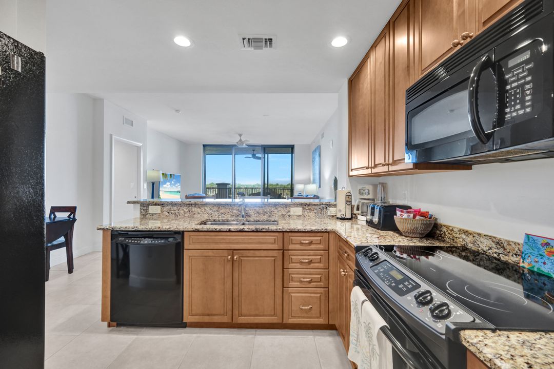 5781 Cape Harbour Dr #505, Cape Coral, FL 33914