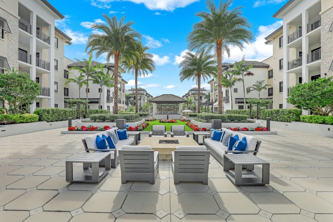1030 3rd Ave S #216, Naples, FL 34102