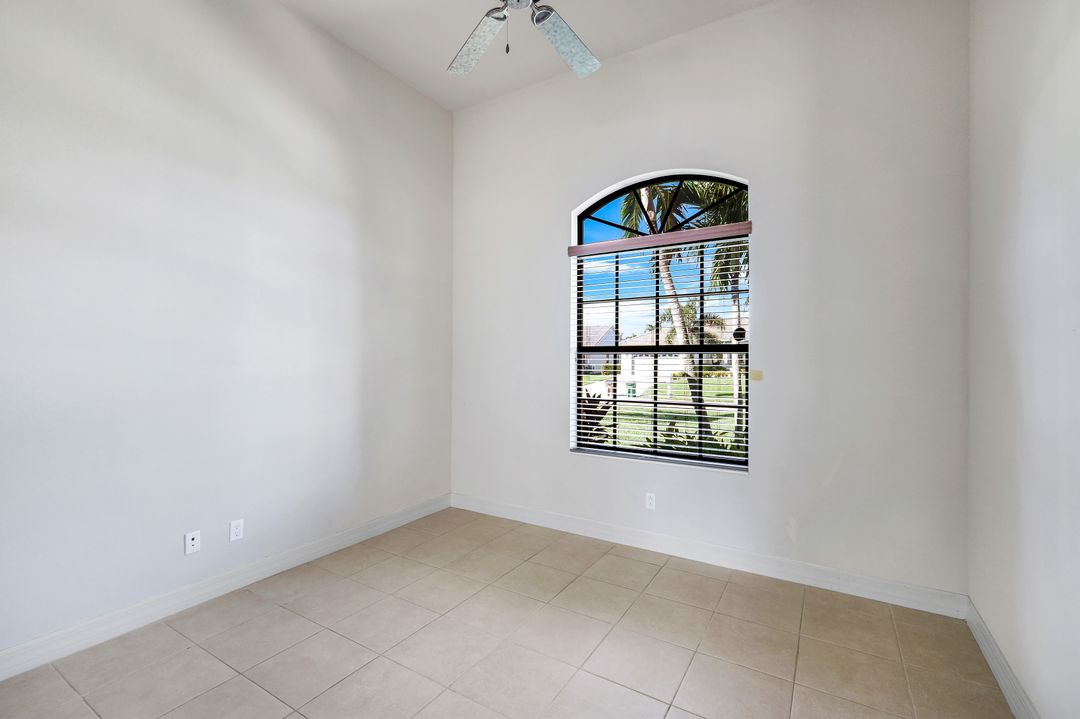 3939 SW 27th Ct, Cape Coral, FL 33914