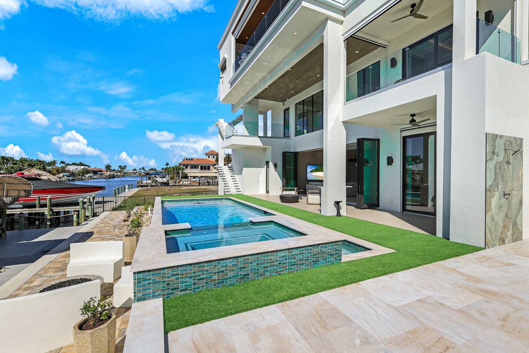 5384 Colonade Ct, Cape Coral, FL 33904