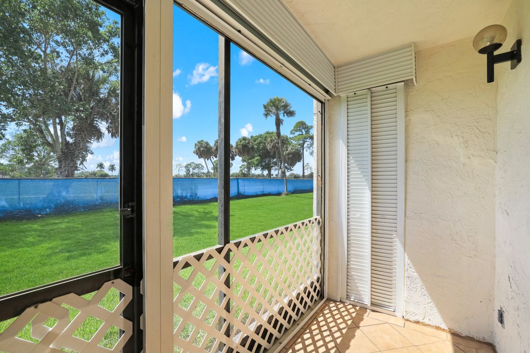 4338 27th Ct SW #104, Naples, FL 34116