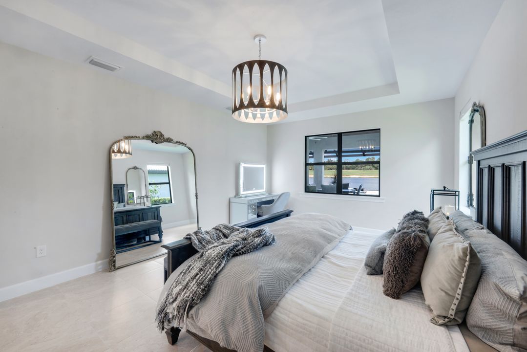 9577 Everglades Dr, Naples, FL 34120