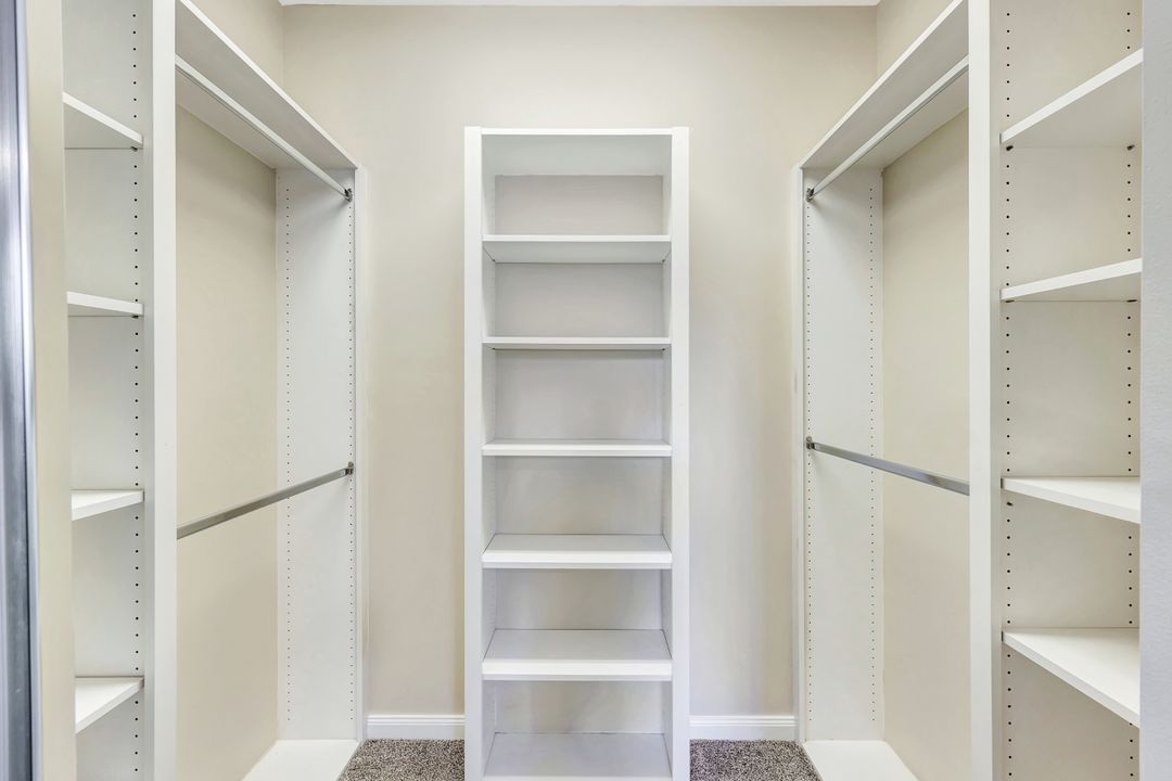 6210 Towncenter Cir, Naples, FL 34119