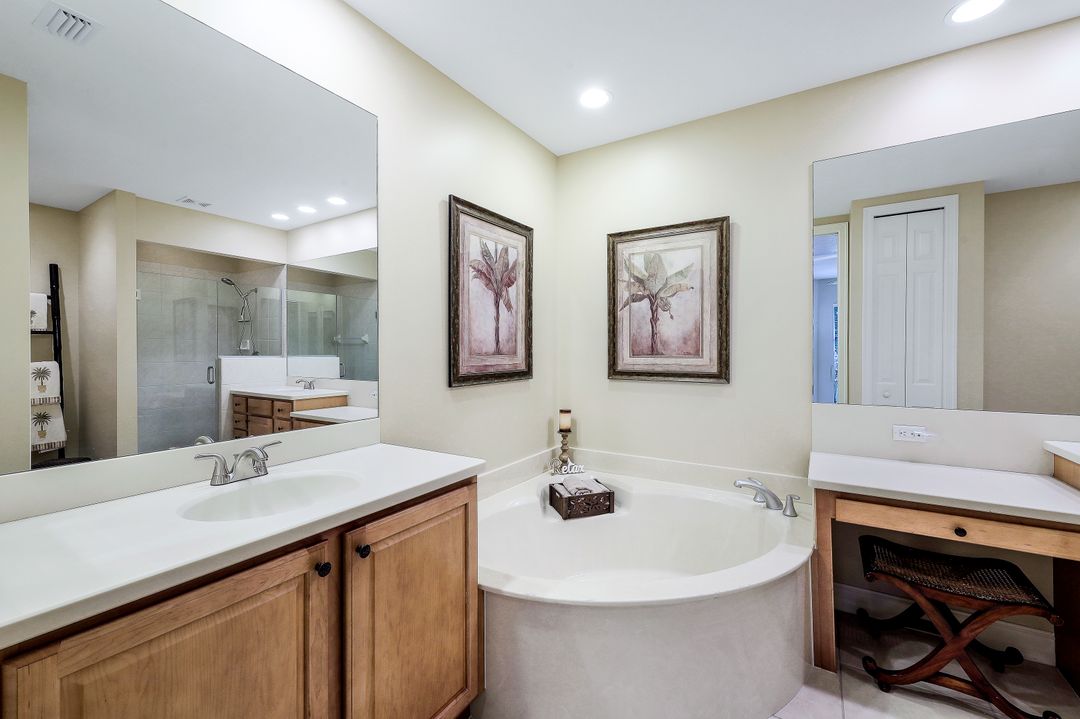 8649 Champions Point #1202, Naples, FL 34113