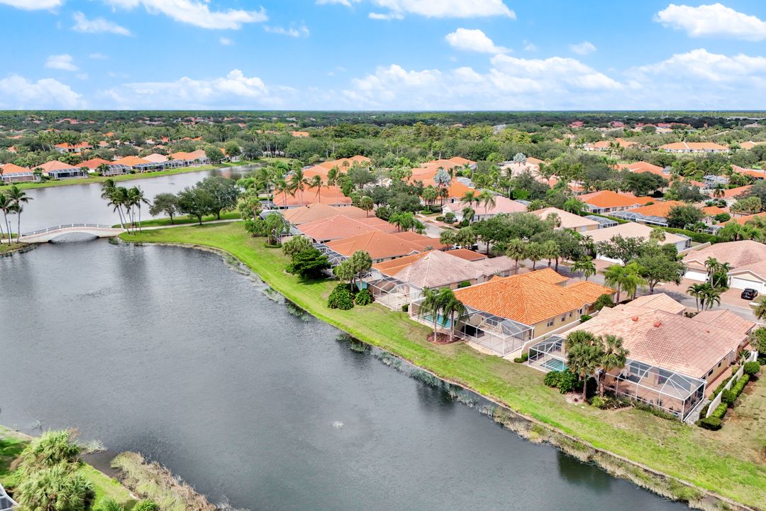 4307 Redonda Ln, Naples, FL 34119