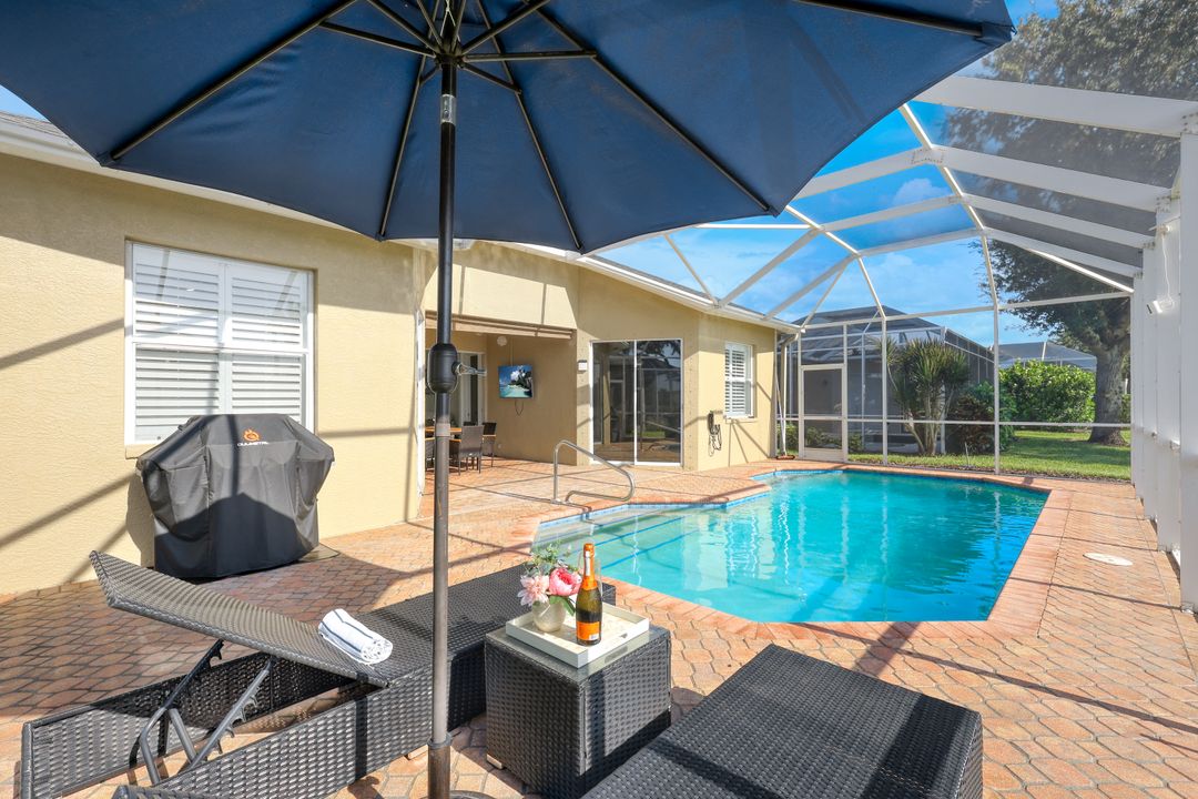 8700 Ibis Cove Cir, Naples, FL 34119
