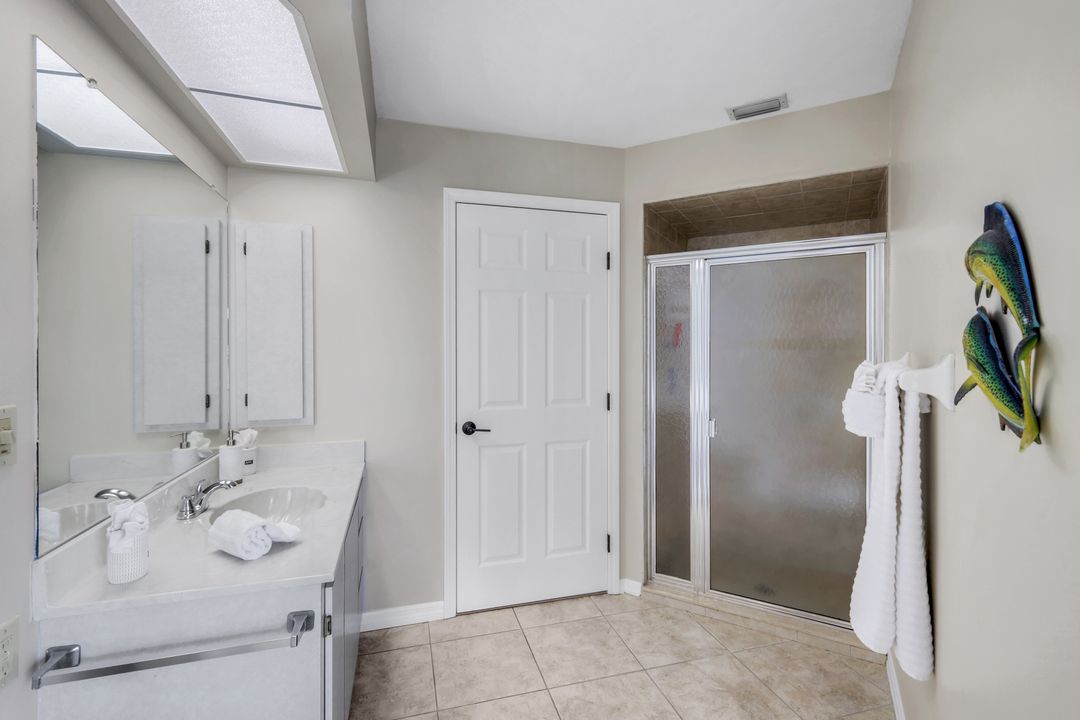 4843 Triton Ct W, Cape Coral, FL 33904