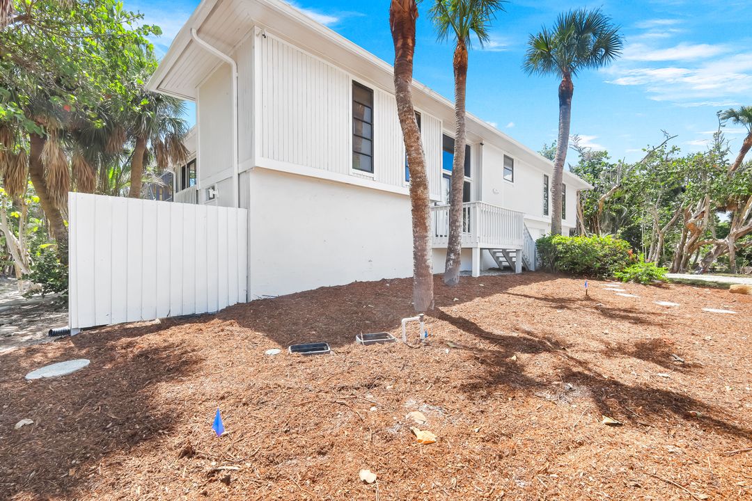 1043 Blue Heron Dr, Sanibel, FL 33957