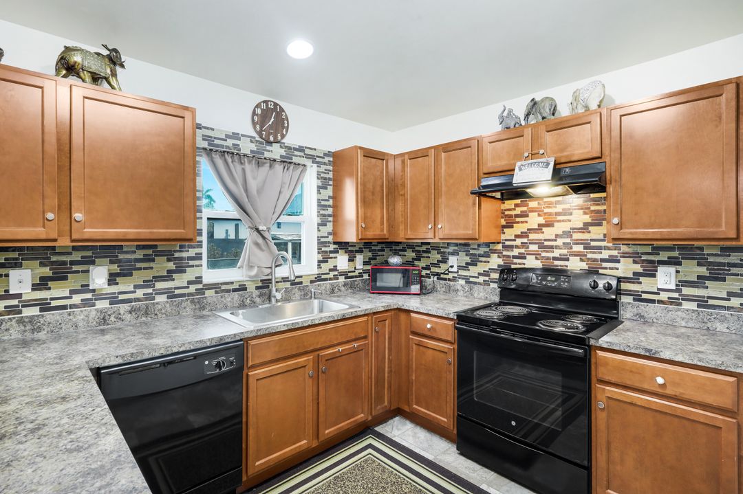 749 Chemstrand St E, Lehigh Acres, FL 33974