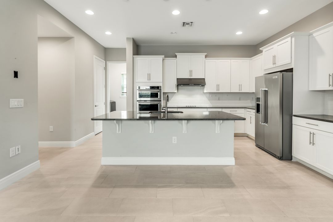 3480 Pilot Cir, Naples, FL 34120