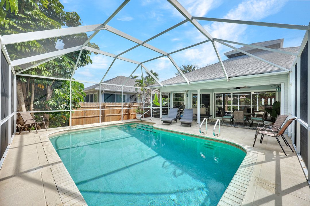 531 91st Ave N, Naples, FL 34108