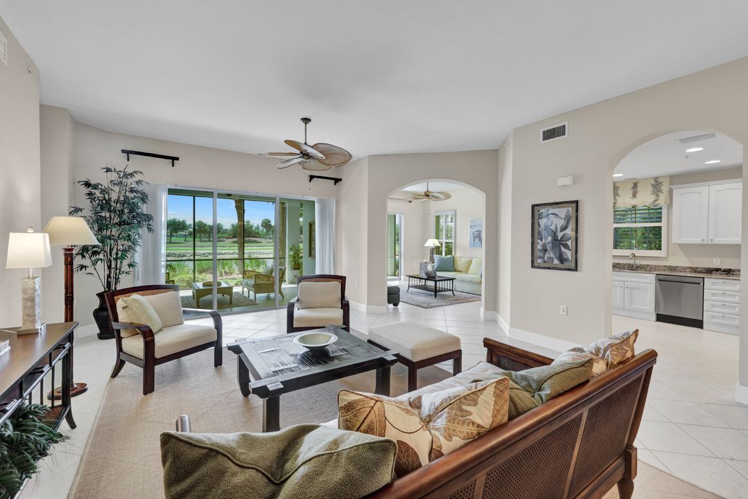 9038 Cascada Way #102, Naples, FL 34114