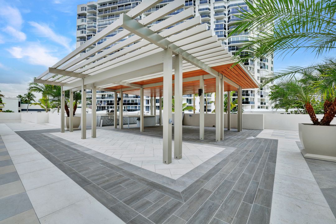 4051 Gulf Shore Blvd N #600, Naples, FL 34103