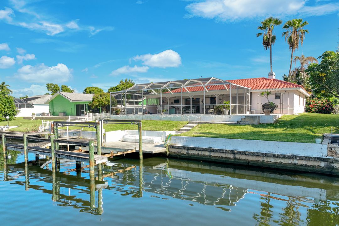 212 Kamal Pkwy, Cape Coral, FL 33904