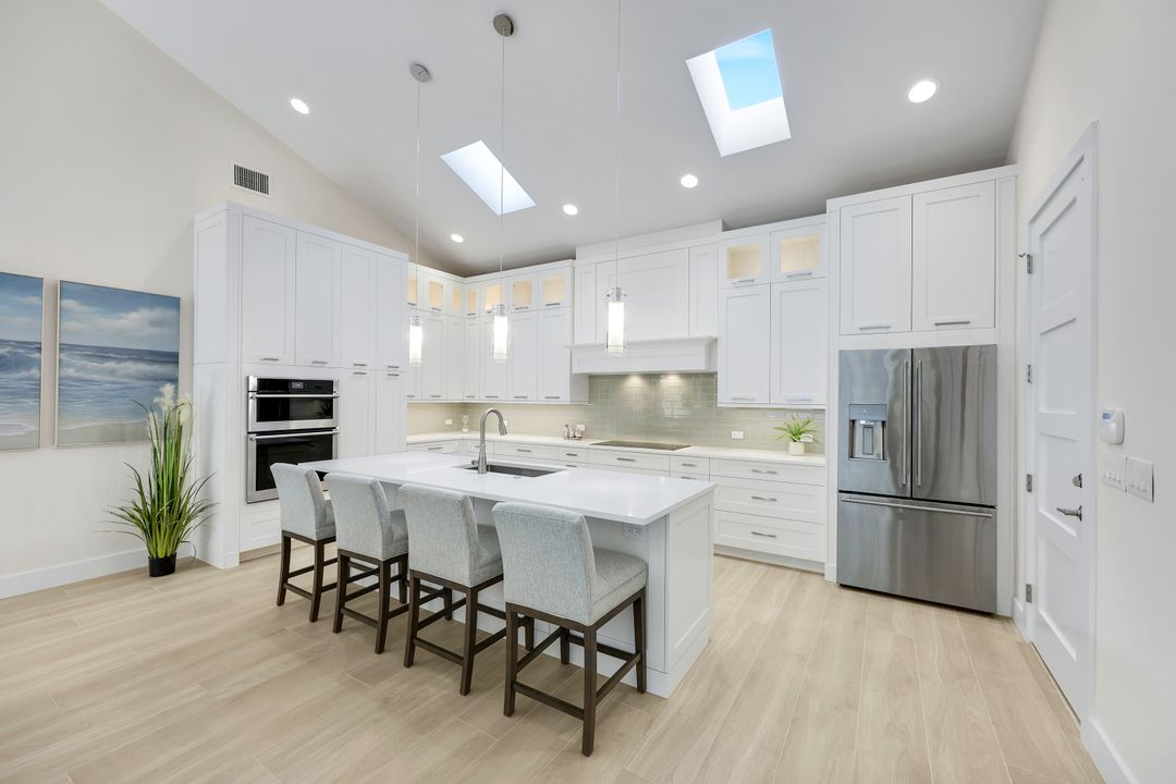 2100 Curtis St, Naples, FL 34112