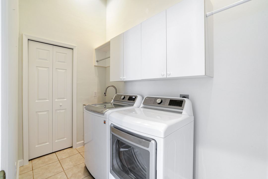 2055 Cascades Dr #4, Naples, FL 34112