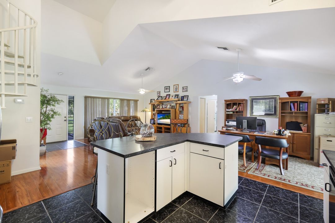 161 20th Ave NW, Naples, FL 34120