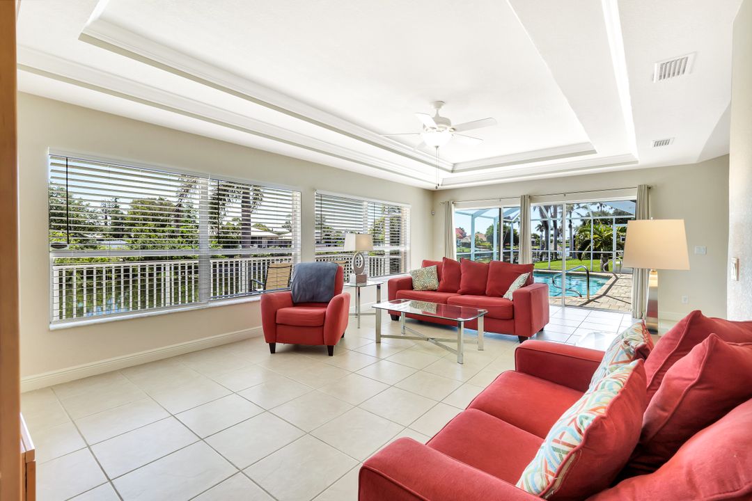 3317 SW 5th Pl, Cape Coral, FL 33914