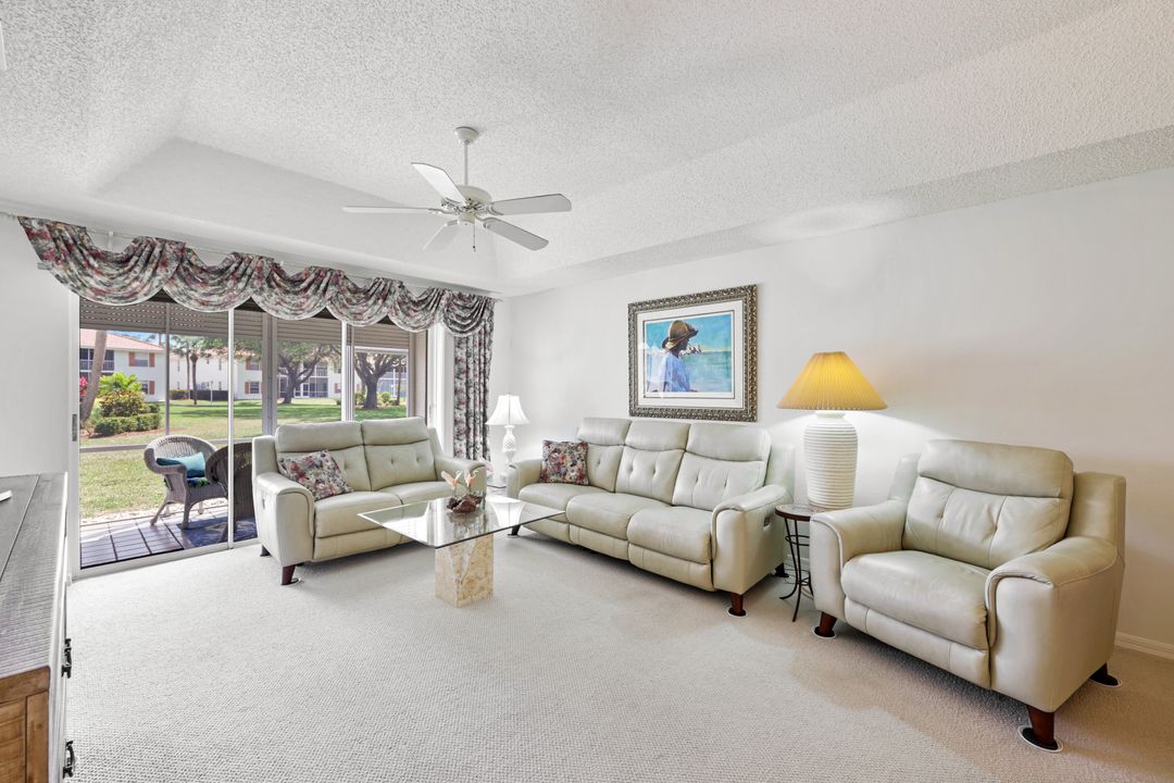 648 Mardel Ct #704, Naples, FL 34104