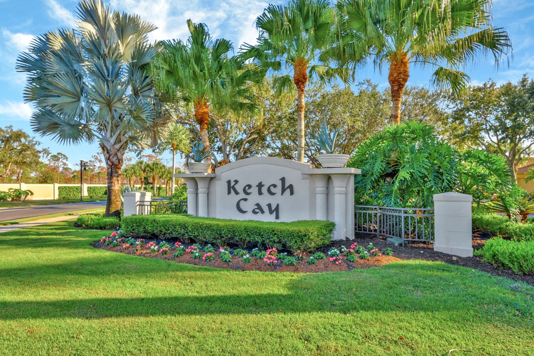 4970 Bollard Ct, Naples, FL 34112