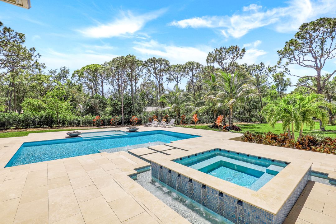 125 Caribbean Rd, Naples, FL 34108