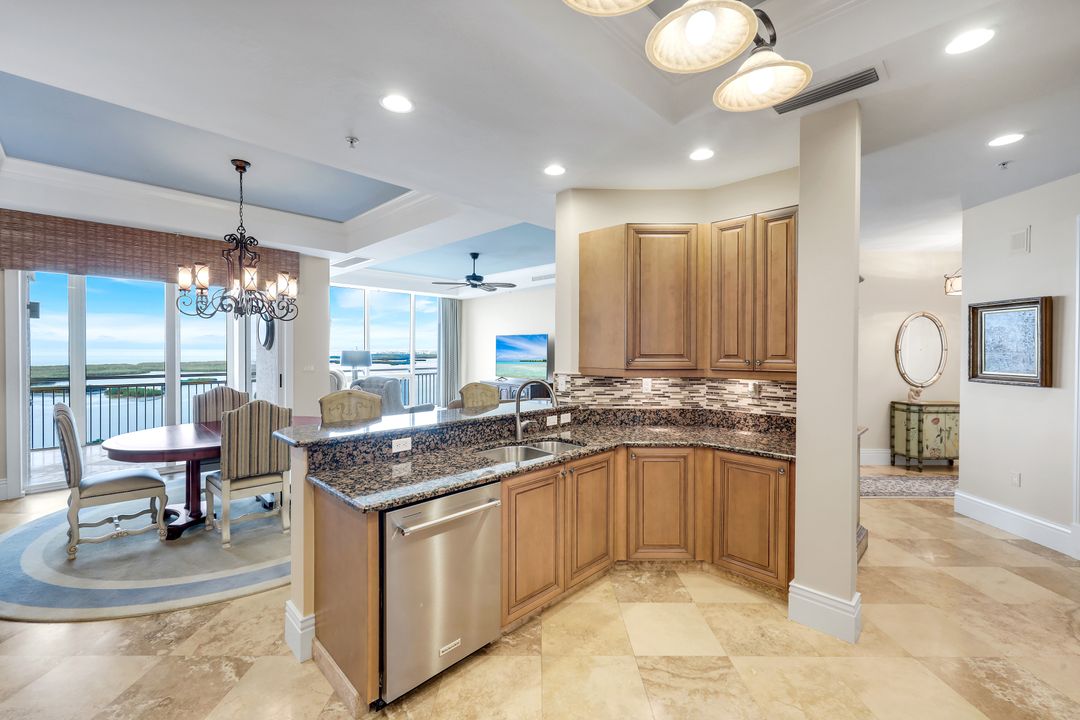 4951 Bonita Bay Blvd #PH302, Bonita Springs, FL 34134