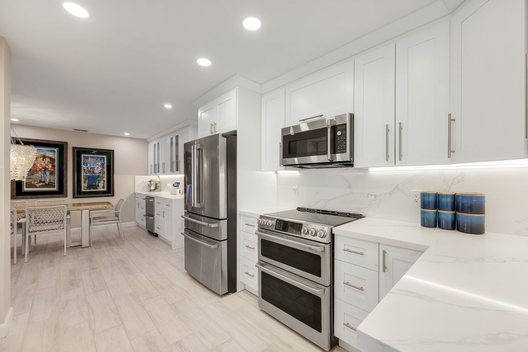 419 Pinecrest Ct, Cape Coral, FL 33904