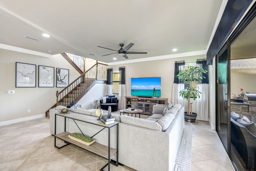 11732 Meadowrun Cir, Fort Myers, FL 33913