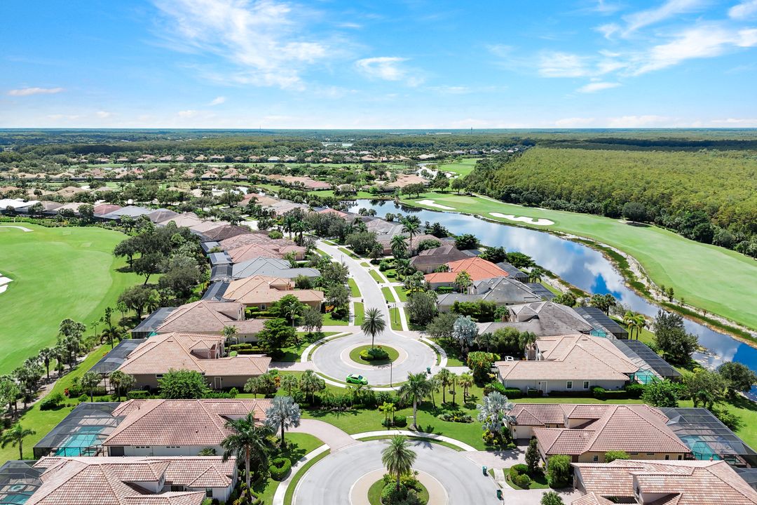 12194 Wicklow Ln, Naples, FL 34120