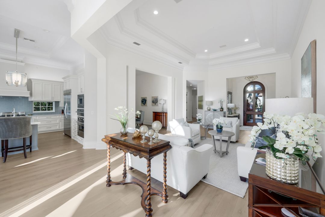 1561 Marsh Wren Ln, Naples, FL 34105