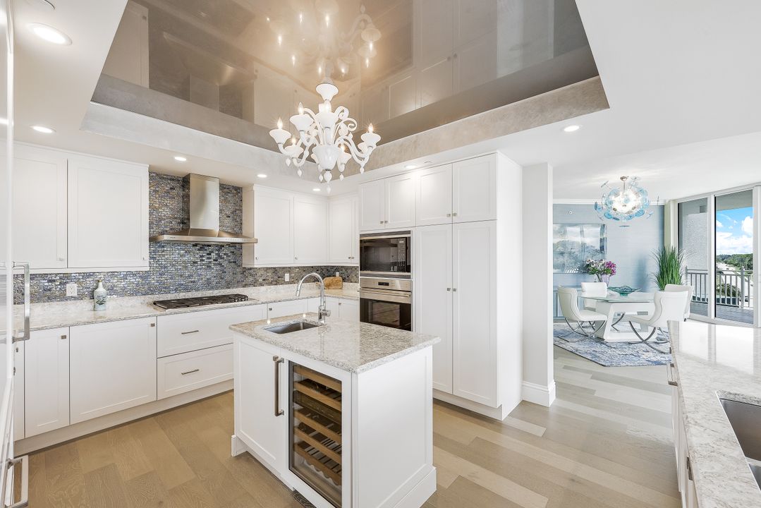 13665 Vanderbilt Dr  #501, Naples, FL 34110