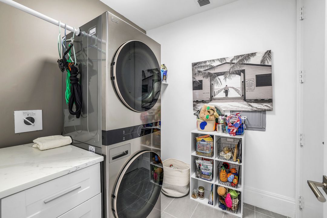 1035 3rd Ave S #215, Naples, FL 34102