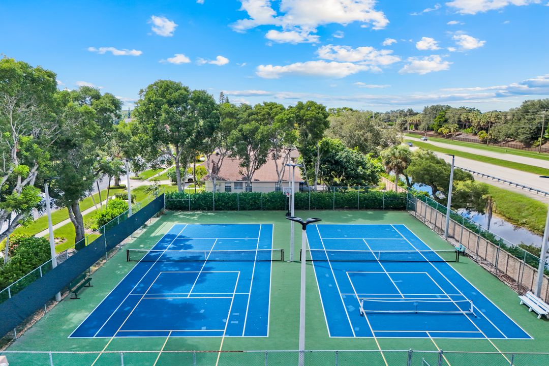 9973 Boca Ave N, Naples, FL 34109