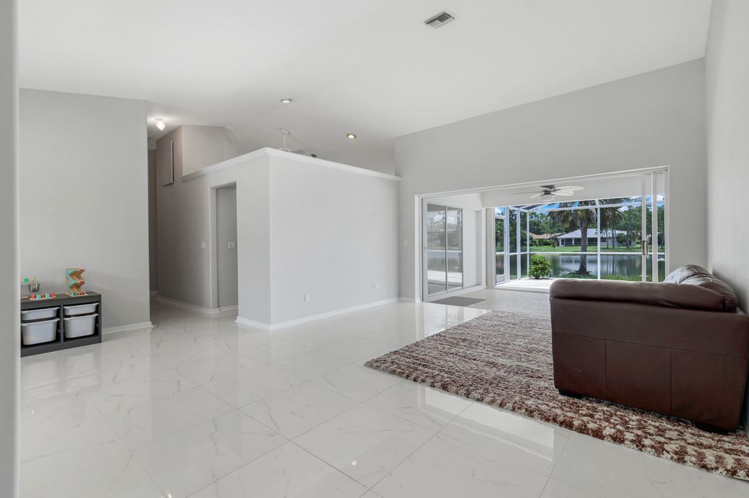 7563 Woodland Bend Cir, Fort Myers, FL 33912
