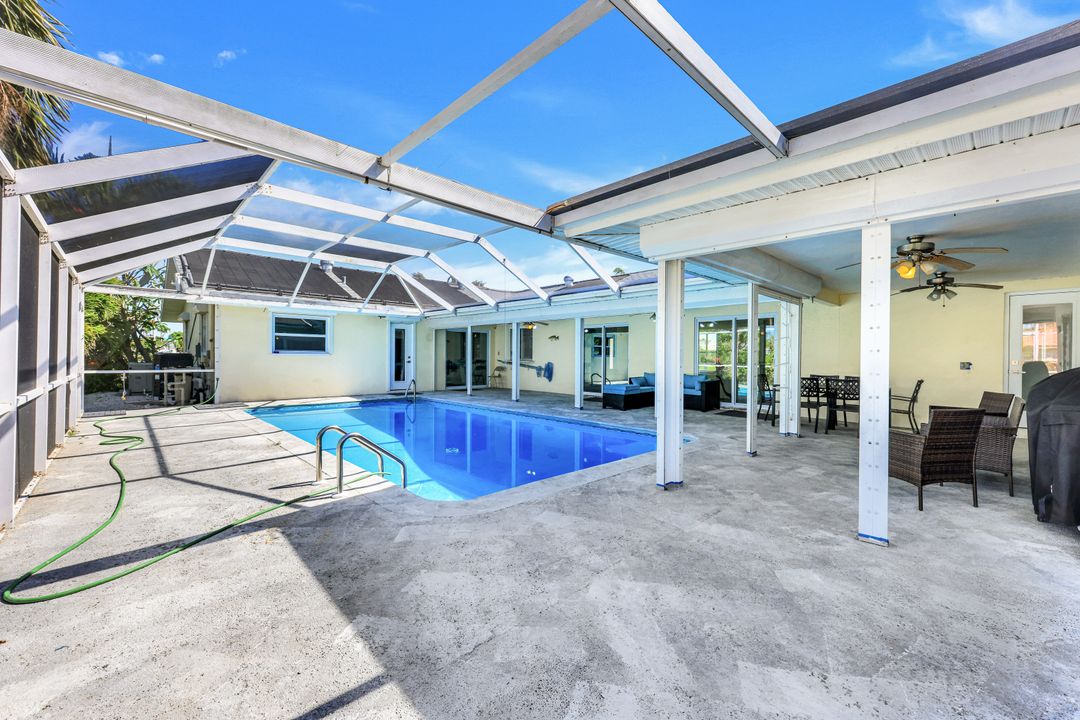 5308 Baypoint Ct, Cape Coral, FL 33904