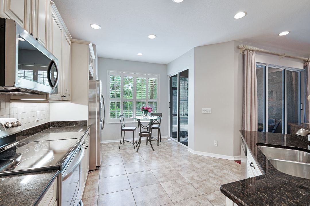 8176 Villa Grande Ct, Sarasota, FL 34243