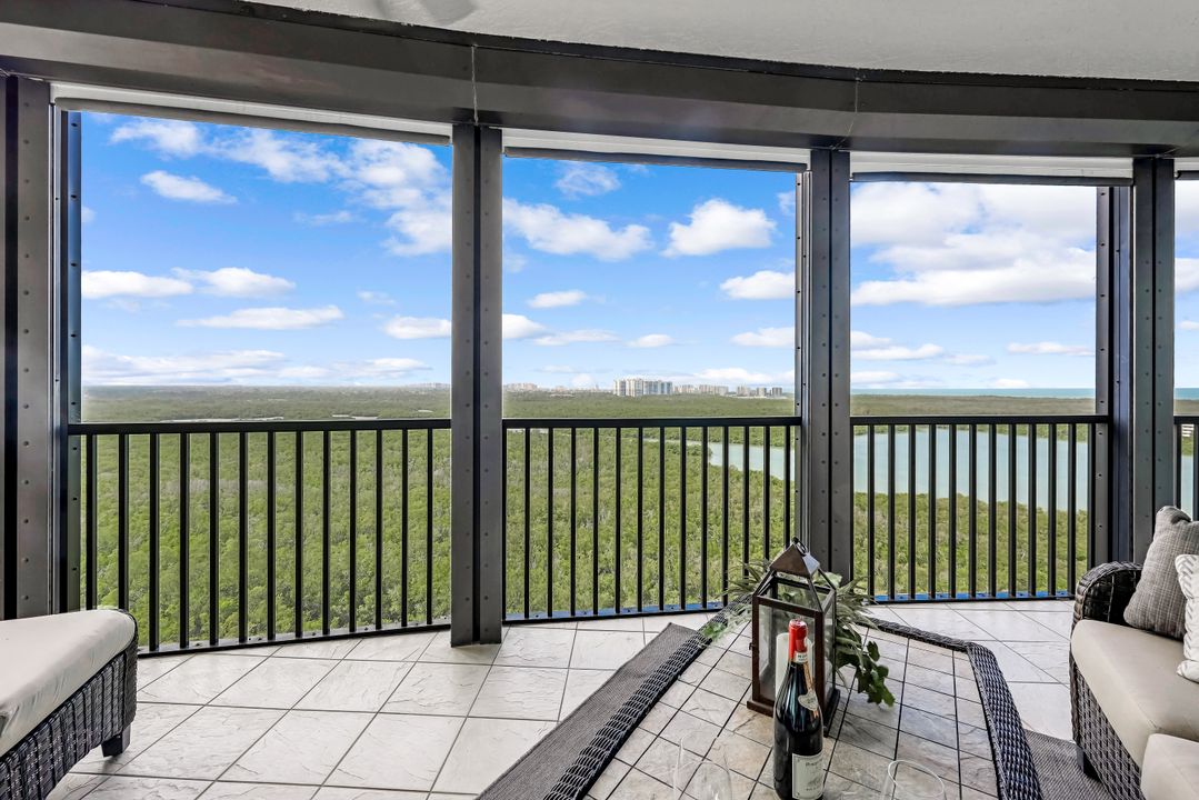 425 Cove Tower Dr  #1501, Naples, FL 34110