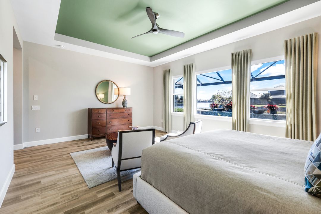 5750 Clarendon Dr, Naples, FL 34113