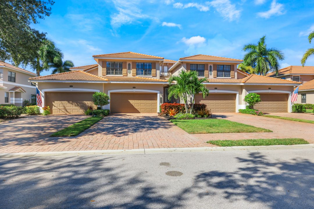 10450 Smoke House Bay Dr #201, Naples, FL 34120