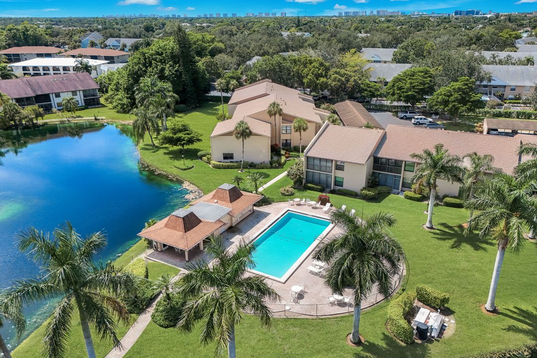 960 Palm View Dr #209, Naples, FL 34110