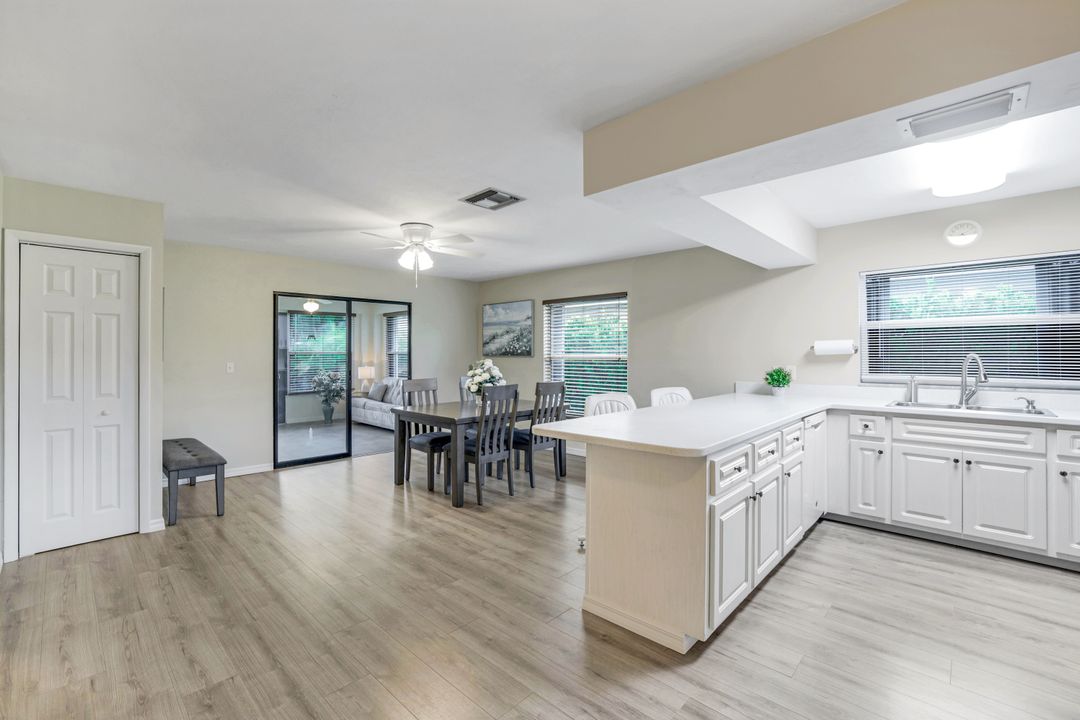 695 104th Ave N, Naples, FL 34108
